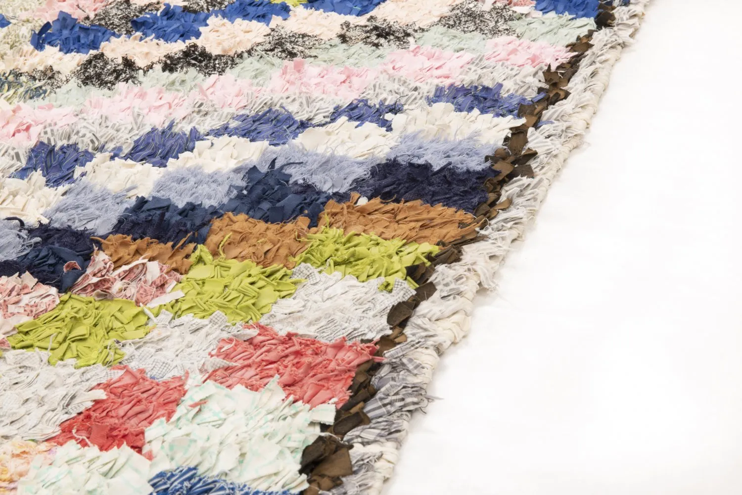Berberyjskie Dywany Boucherouite Z Maroka 210 x 115 cm