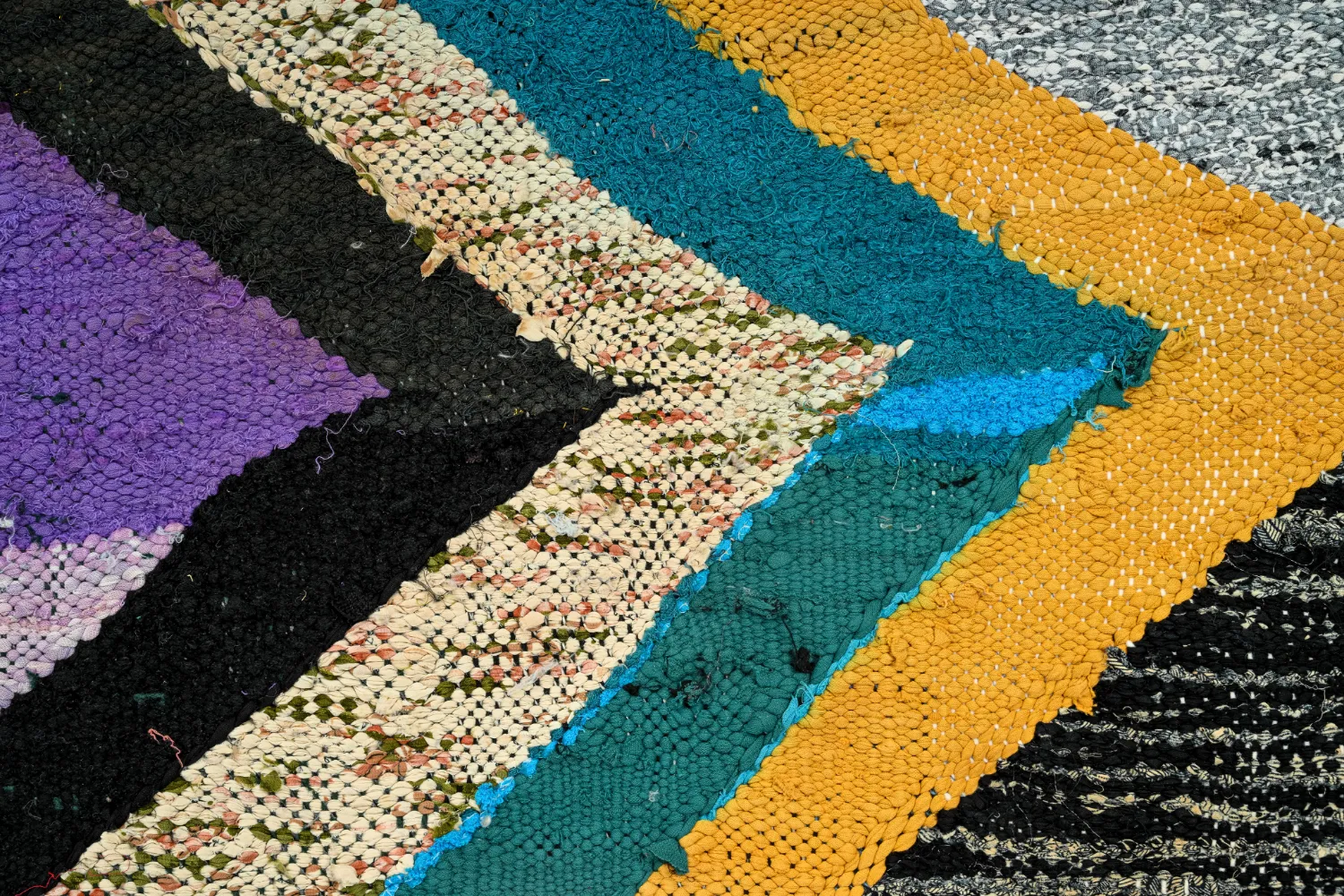 Berberyjskie Dywany Boucherouite Z Maroka 140 x 235 cm