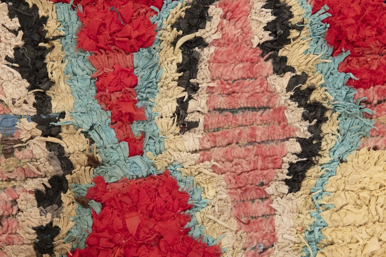Berberyjskie Dywany Boucherouite Z Maroka 235 x 160 cm
