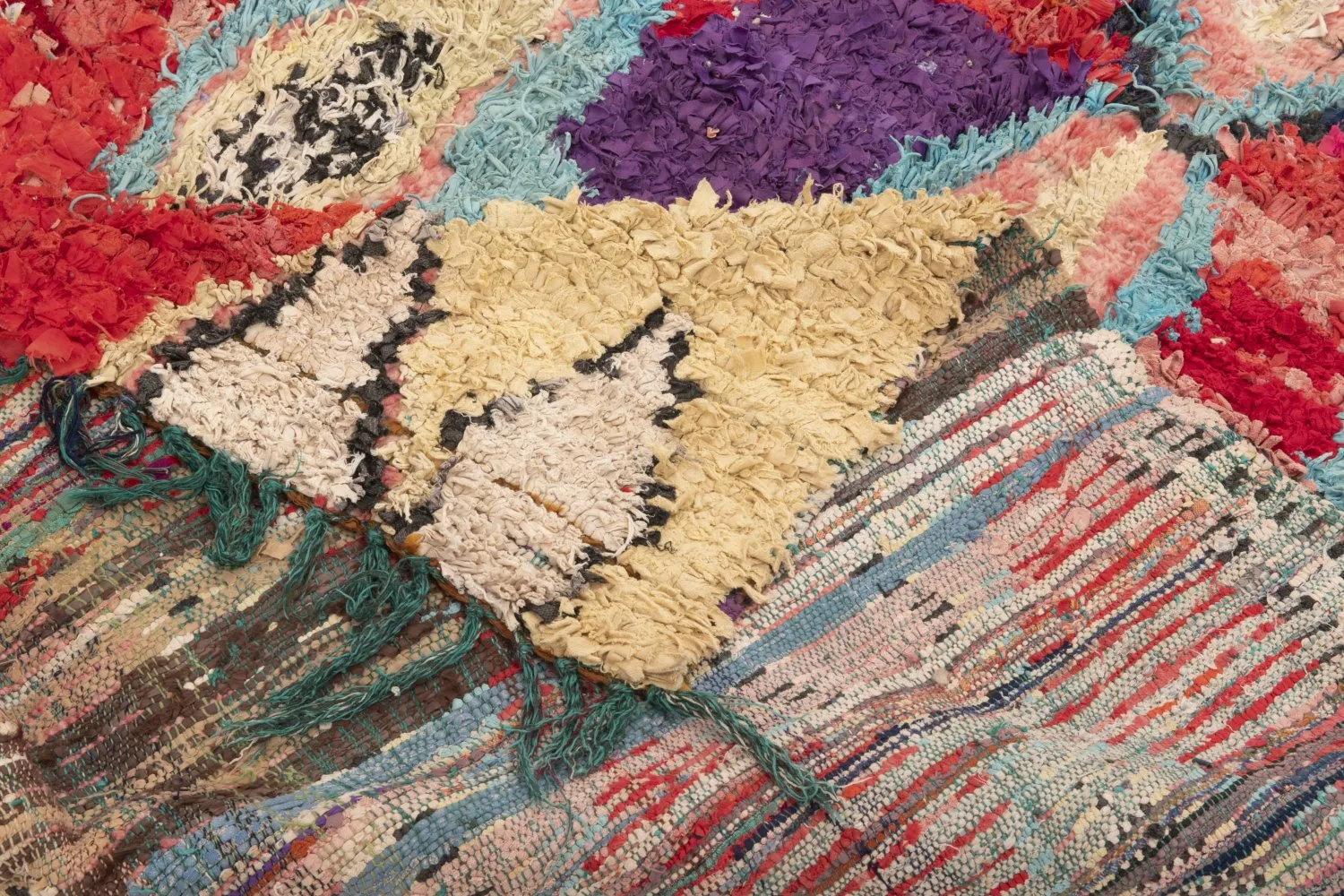 Berberyjskie Dywany Boucherouite Z Maroka 235 x 160 cm
