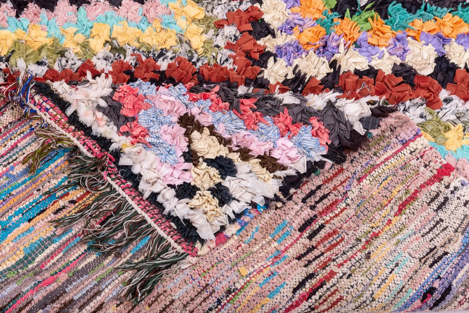 Berberyjskie Dywany Boucherouite Z Maroka 215 x 120 cm