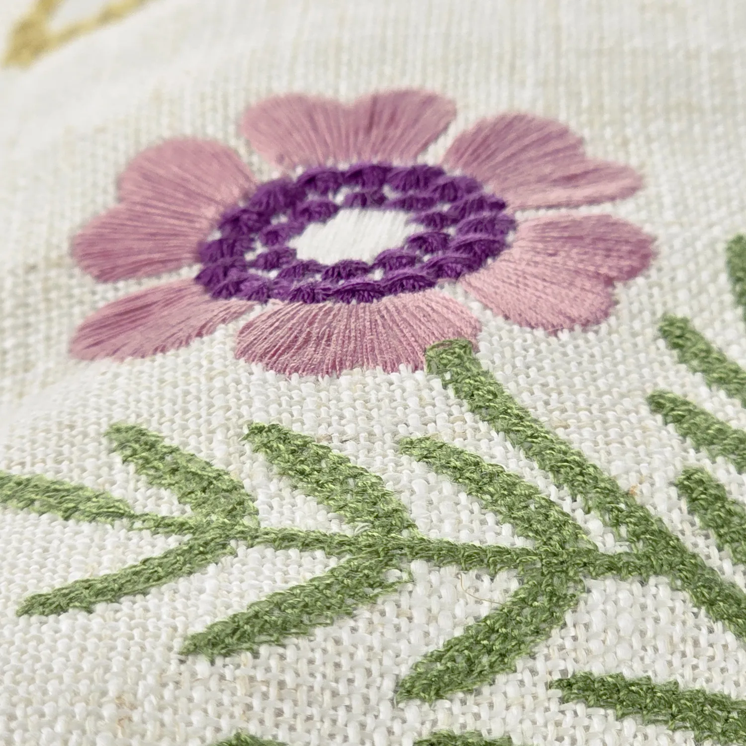 Poszewka na poduszke - Esbo Embroidered Cushion Cover (wielokolorowy)