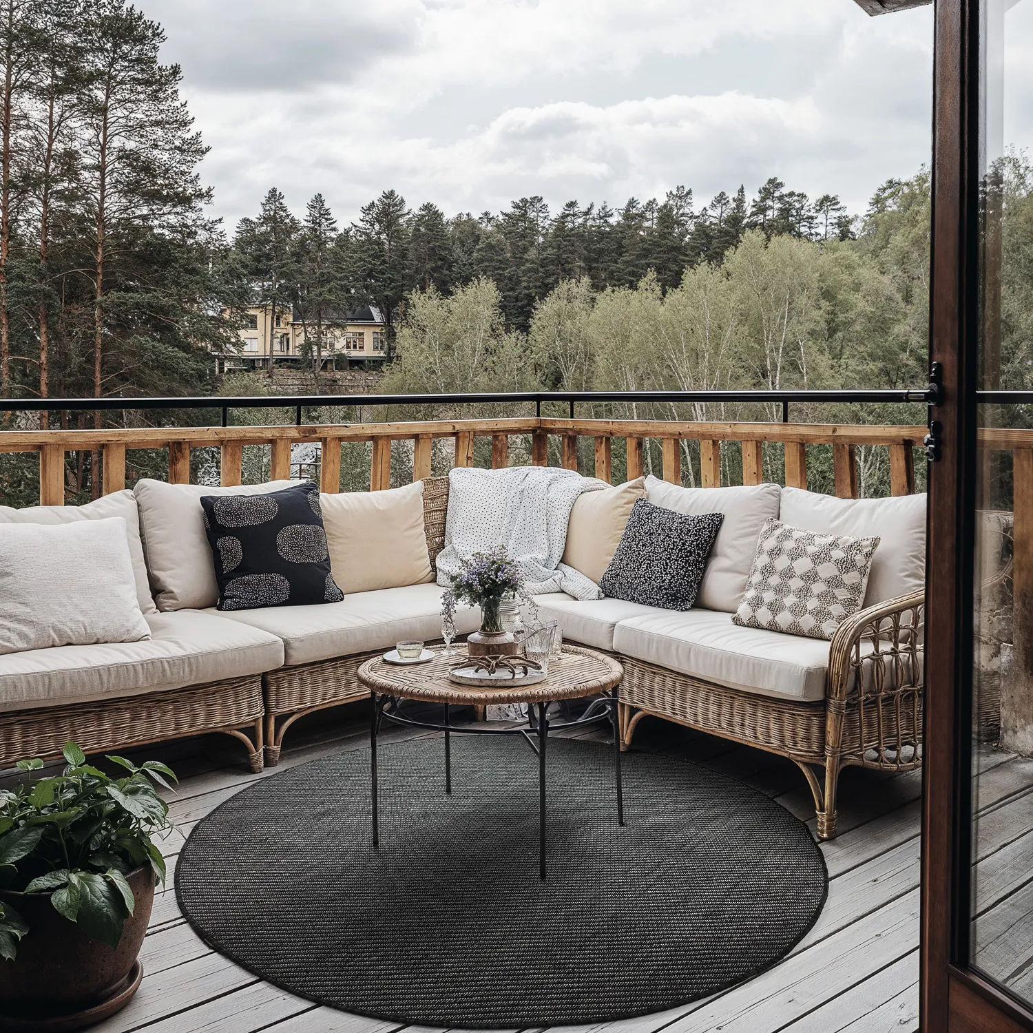 Okrągły dywan - Indoor/Outdoor Bennett (czarny)