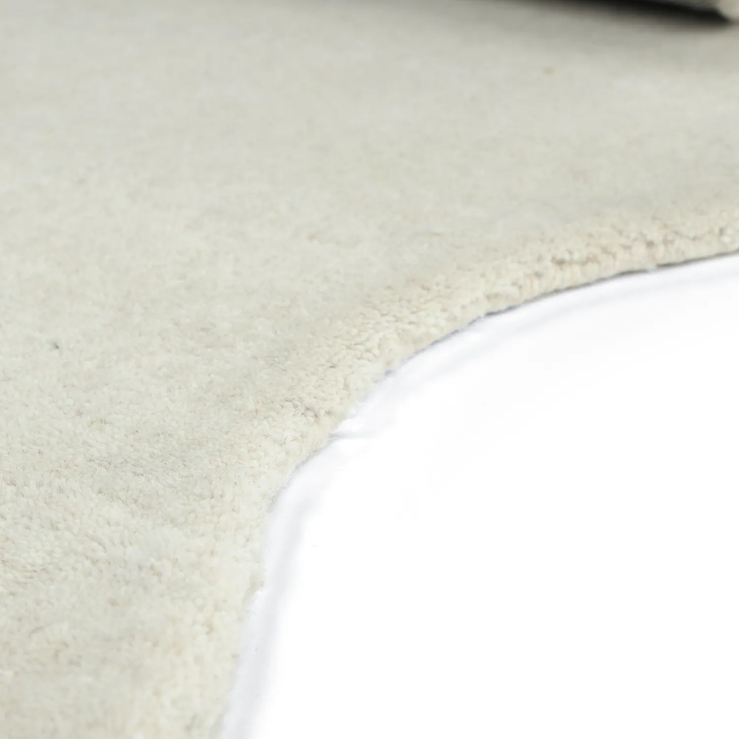 Falisty dywan wełniany - Diu Hand Tufted Wool Premium (biały)